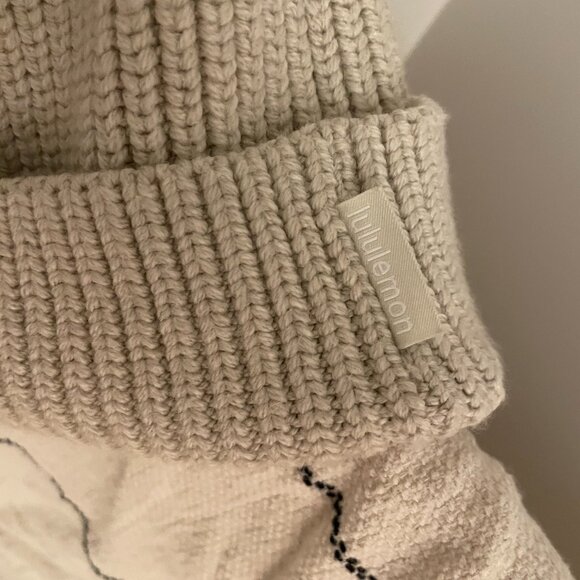 Merino Wool Toque - Picture 2 of 2